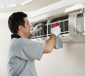 Faça regularmente a limpeza do seu ar condicionado