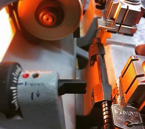 Ferrão 24h Chaveiros e Serviços